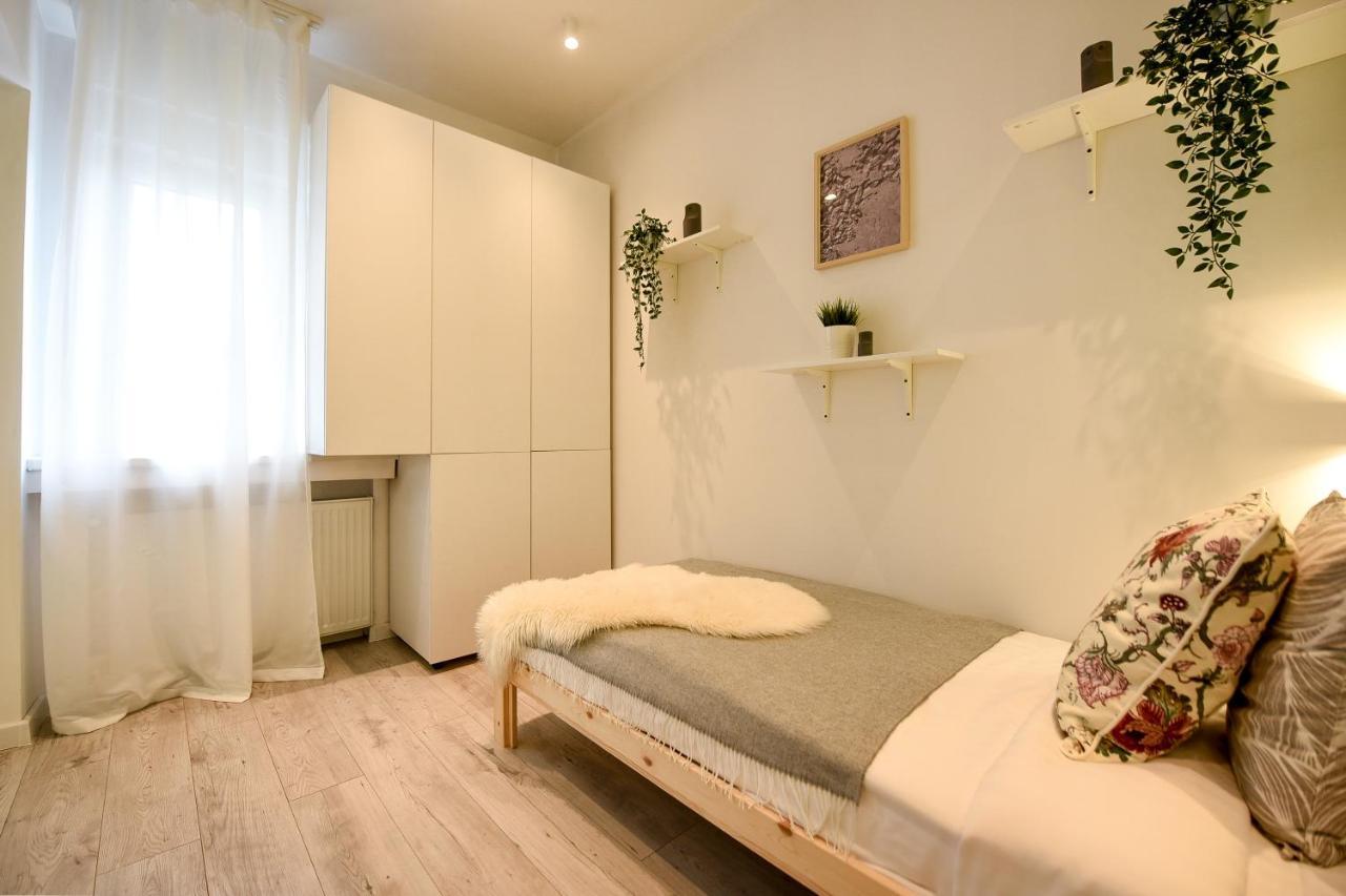 Spacious 1Br In The City Center - Amazing For Extended Stays بوخارست المظهر الخارجي الصورة